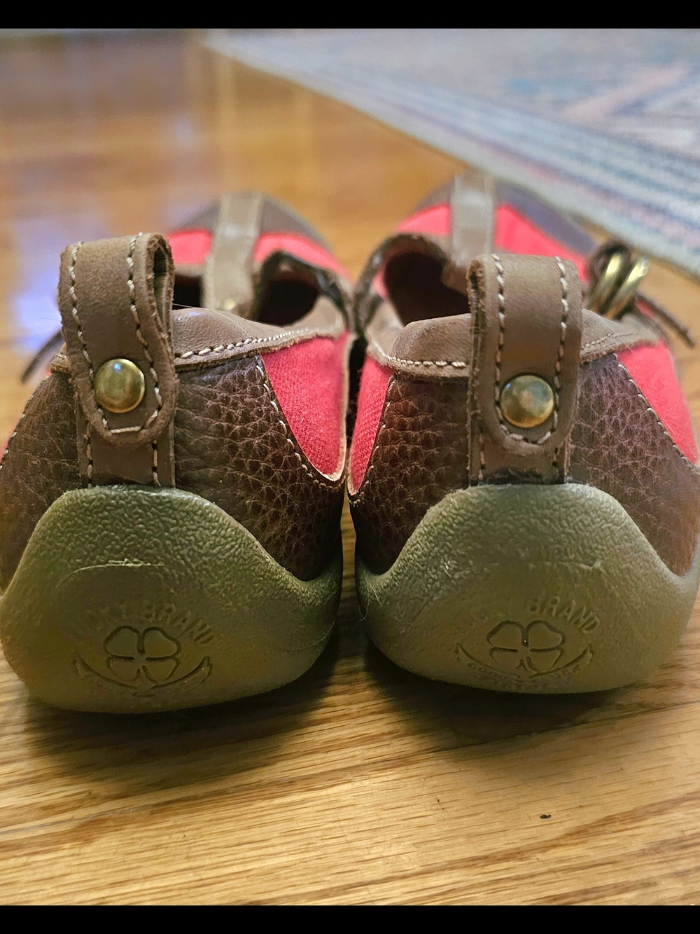 Lucky Brand Women's Red Canvas T-Strap Flats with Brown Leather Trim Size 7 1/2 - Picture 5 of 11